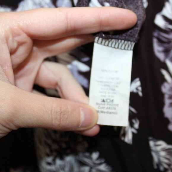 Audrey 3 +1 Floral Romper Size Medium - Picture 9 of 10